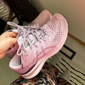 ASICS women’s Gel Kayano 28